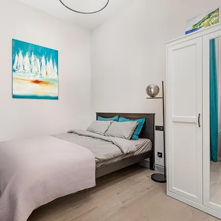 Apartment квартира с балконом и 2 спальнями 