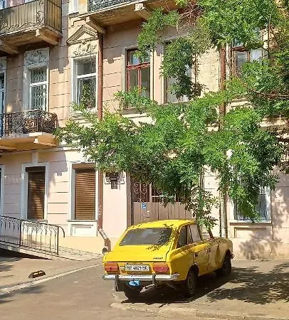 квартира с балконом и 2 спальнями 